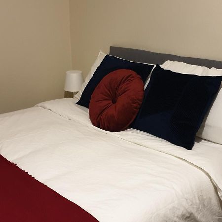 2 Bedroom Lovely Apartment In Woolwich Londres Extérieur photo