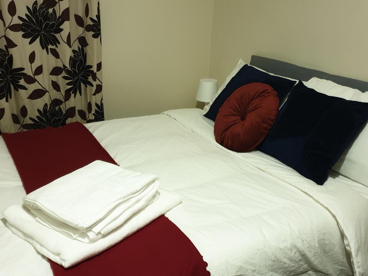 2 Bedroom Lovely Apartment In Woolwich Londres Extérieur photo