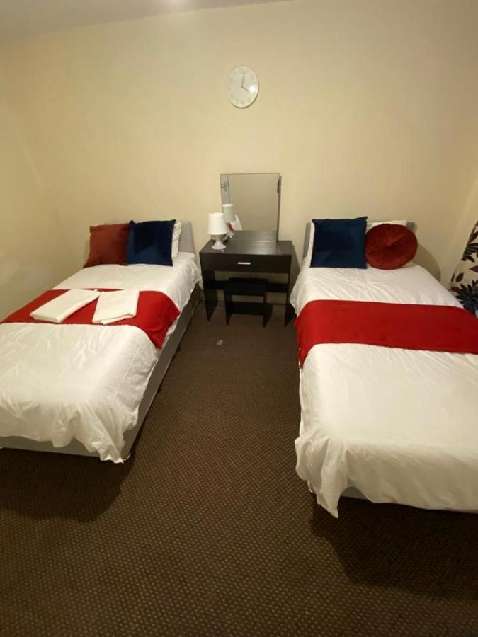 2 Bedroom Lovely Apartment In Woolwich Londres Extérieur photo